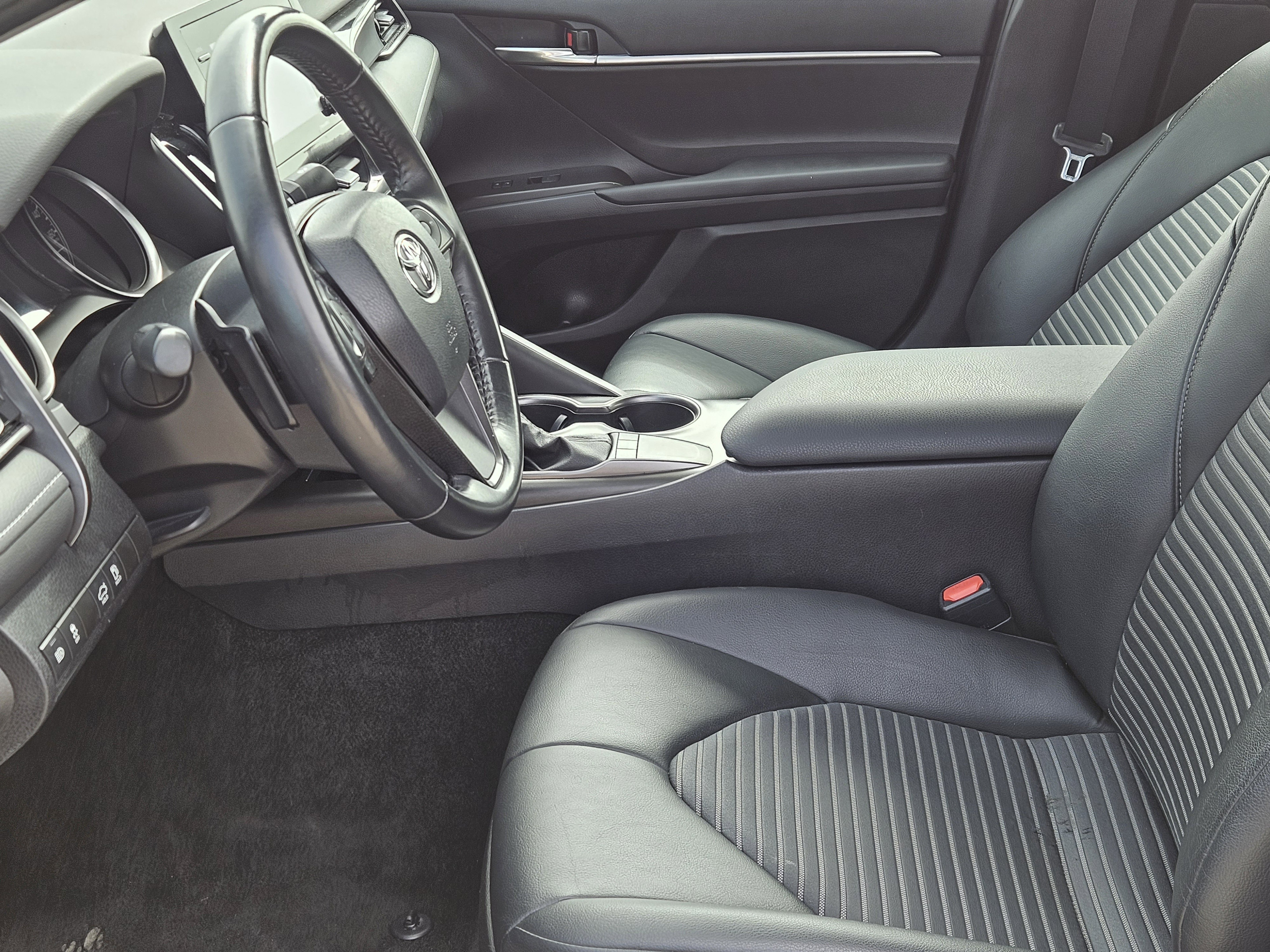 Vehicle image 10 of 24