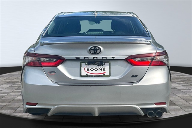 Vehicle image 5 of 32