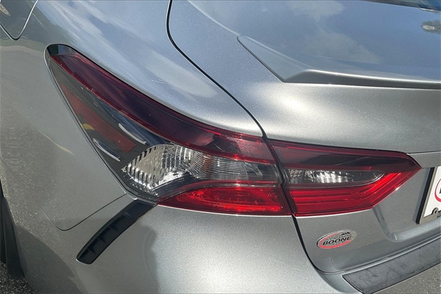 Vehicle image 29 of 32