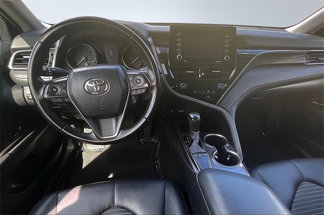 Vehicle image 16 of 32