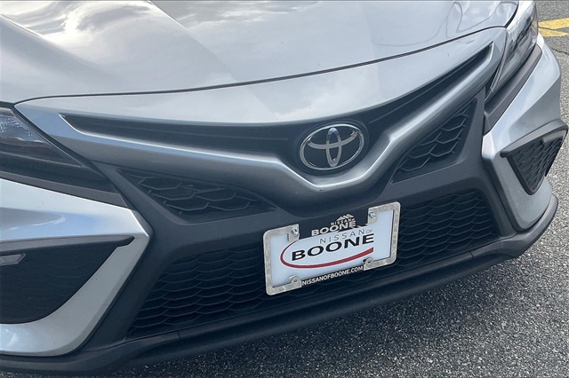 Vehicle image 27 of 32