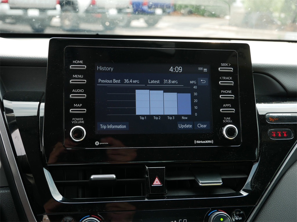 Vehicle image 22 of 28