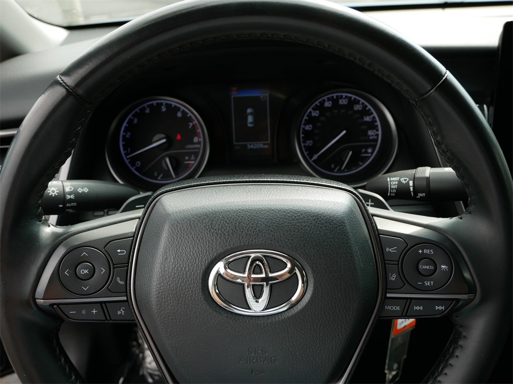 Vehicle image 25 of 28