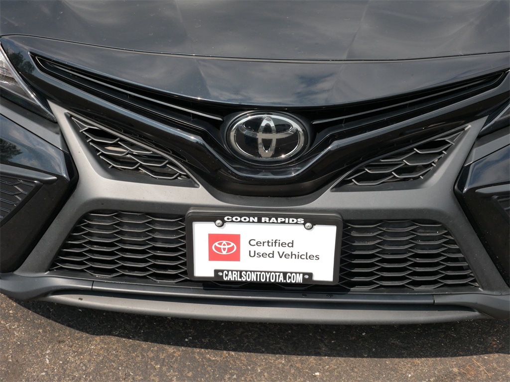 Vehicle image 10 of 28