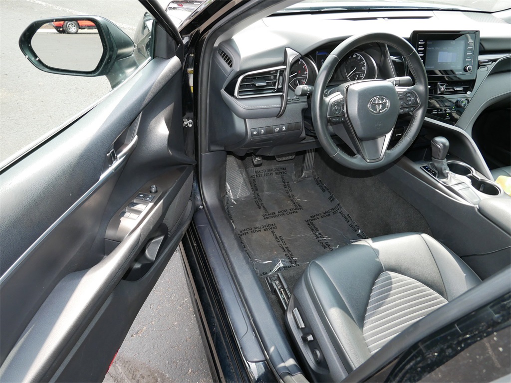 Vehicle image 11 of 28