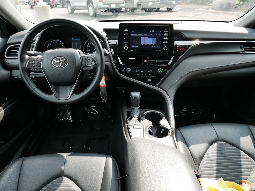 Vehicle image 14 of 28