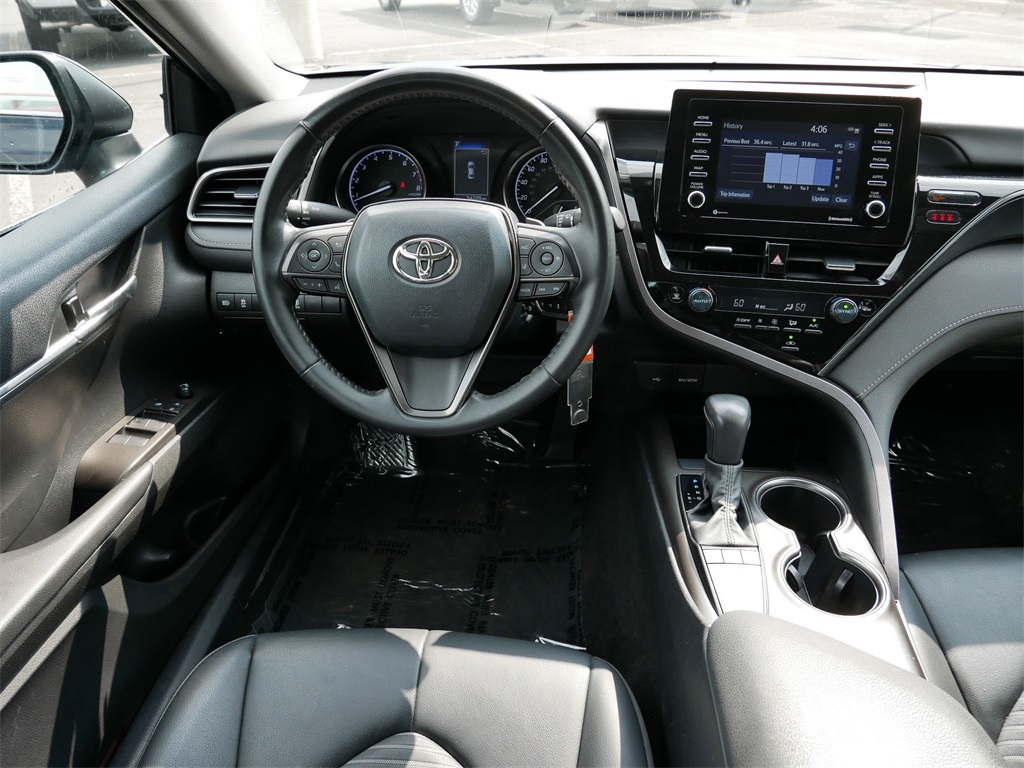 Vehicle image 13 of 28