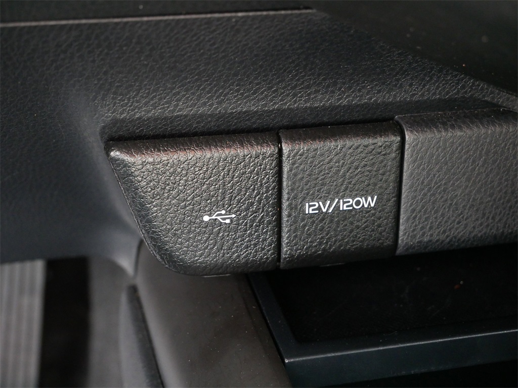 Vehicle image 20 of 28
