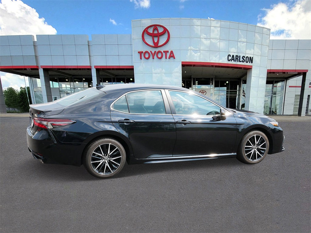 Vehicle image 4 of 28