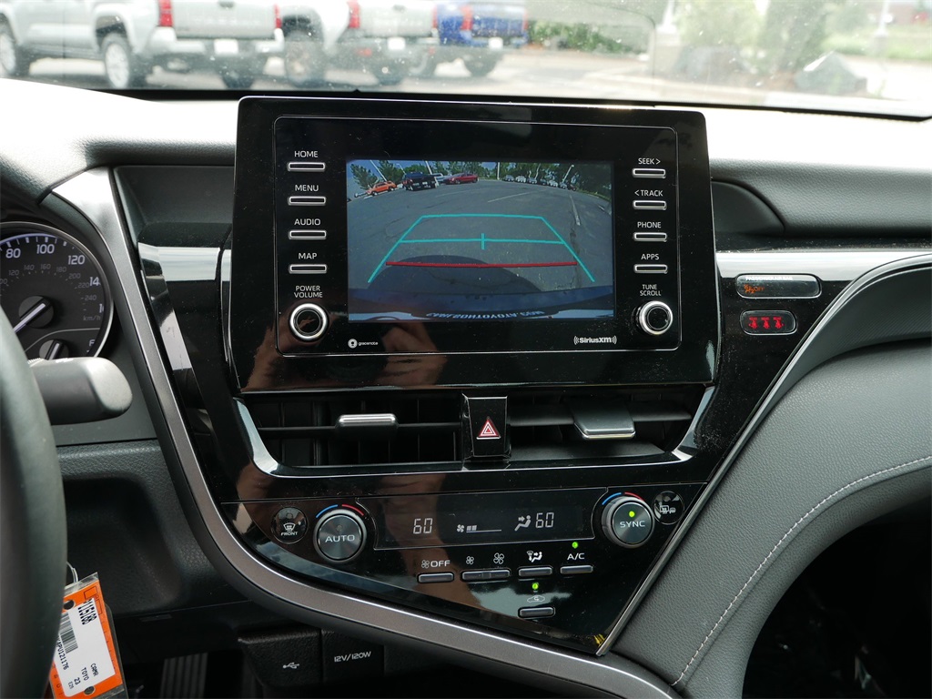 Vehicle image 23 of 28