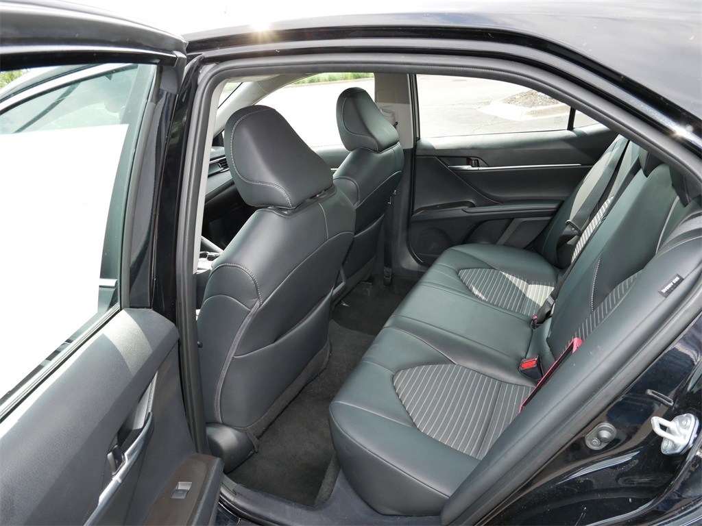 Vehicle image 12 of 28