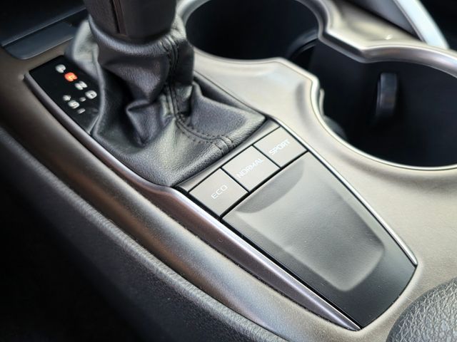 2023 Toyota Camry SE Image 26 of 37