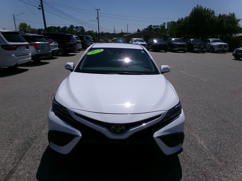 Vehicle image 2 of 39