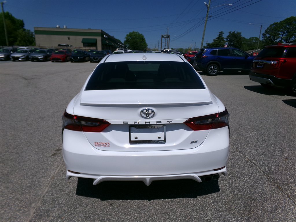 Vehicle image 6 of 39