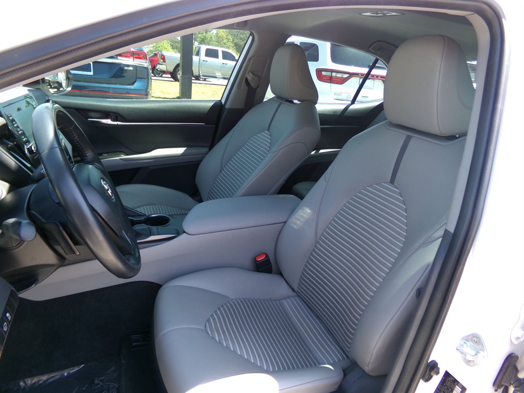 Vehicle image 13 of 39