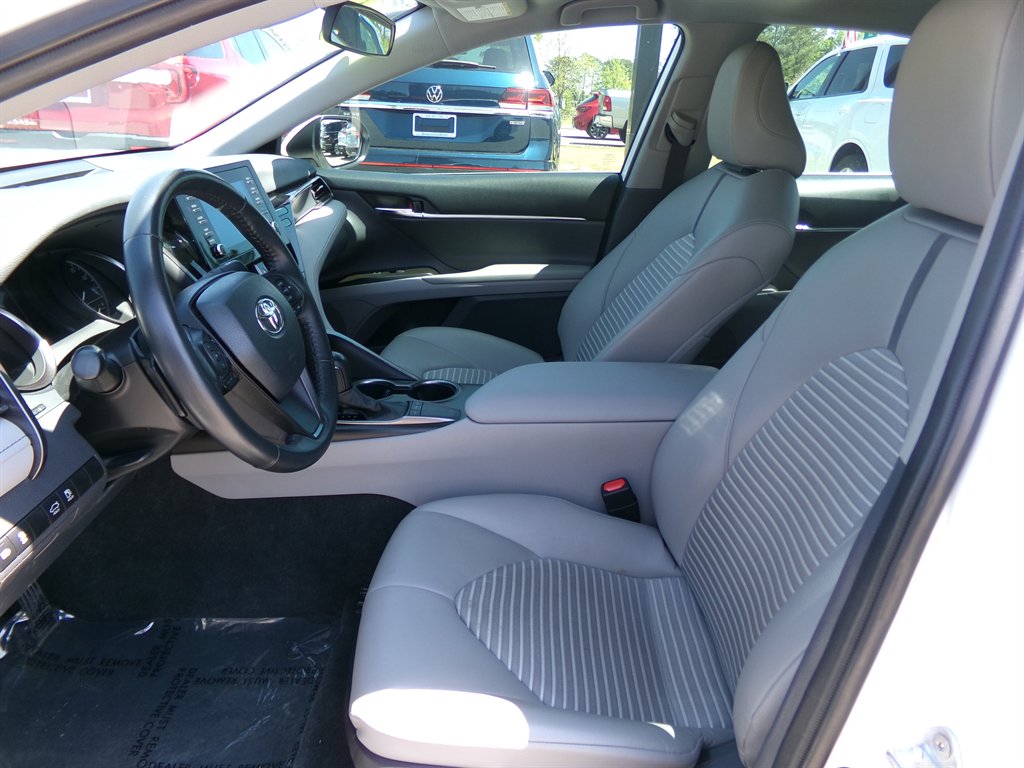 Vehicle image 14 of 39