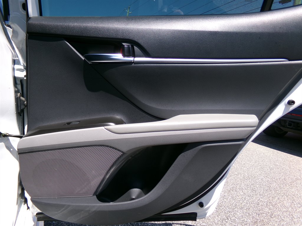 Vehicle image 12 of 39