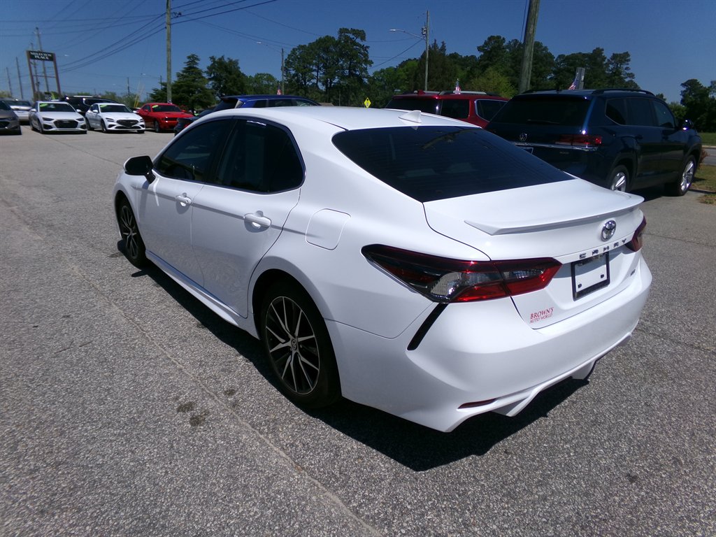 Vehicle image 7 of 39