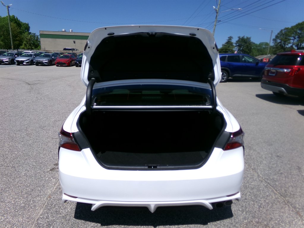 Vehicle image 31 of 39