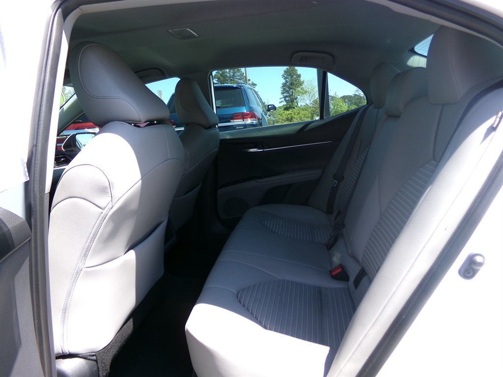 Vehicle image 17 of 39