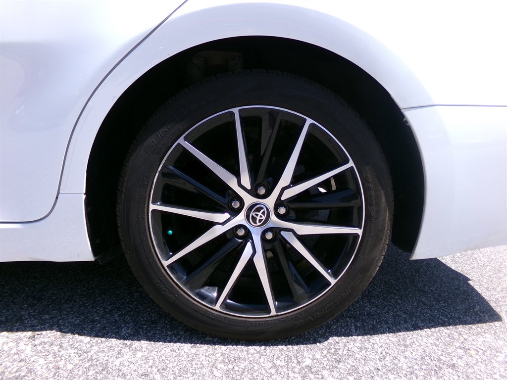 Vehicle image 34 of 39