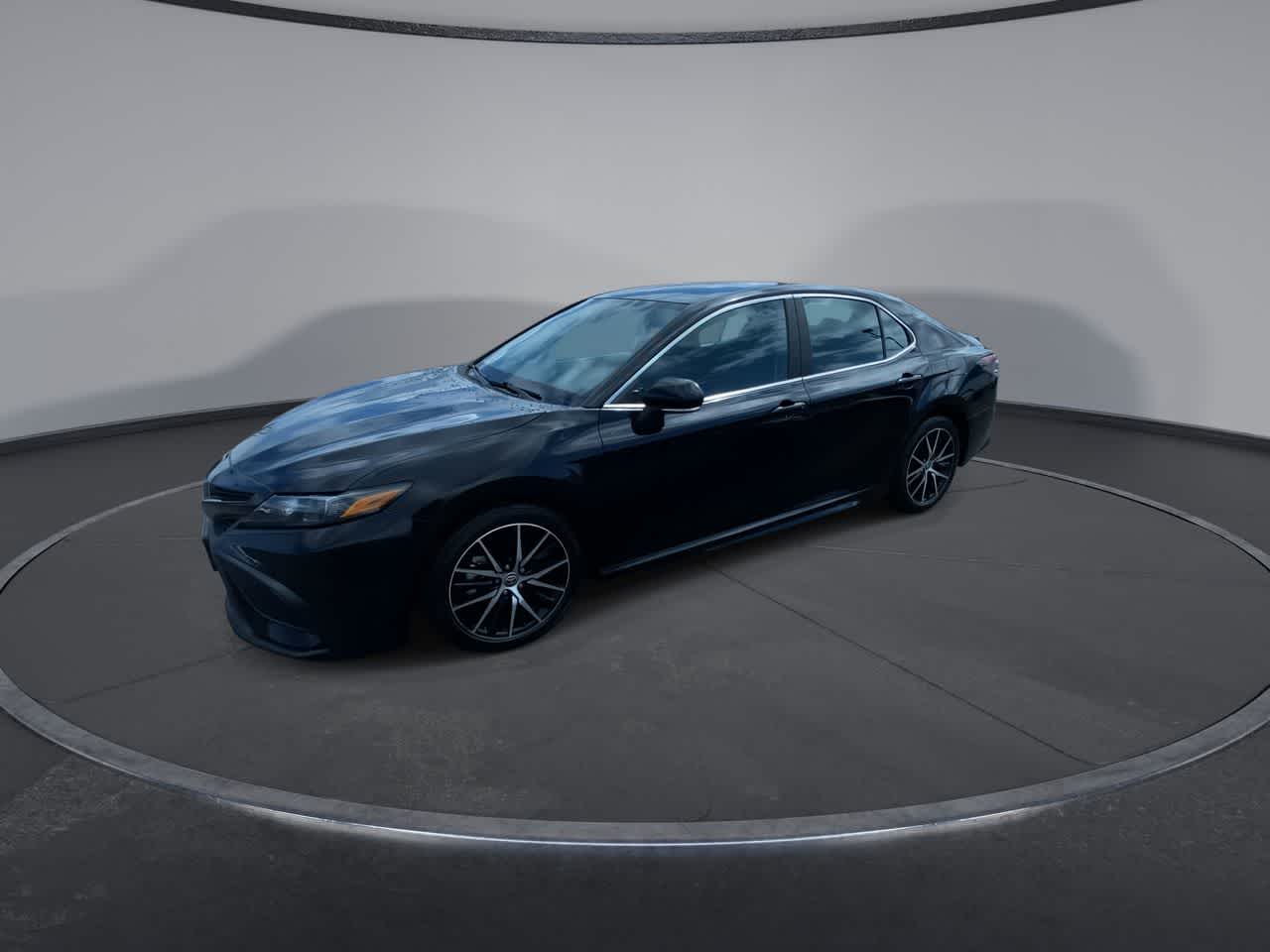 Vehicle image 2 of 24