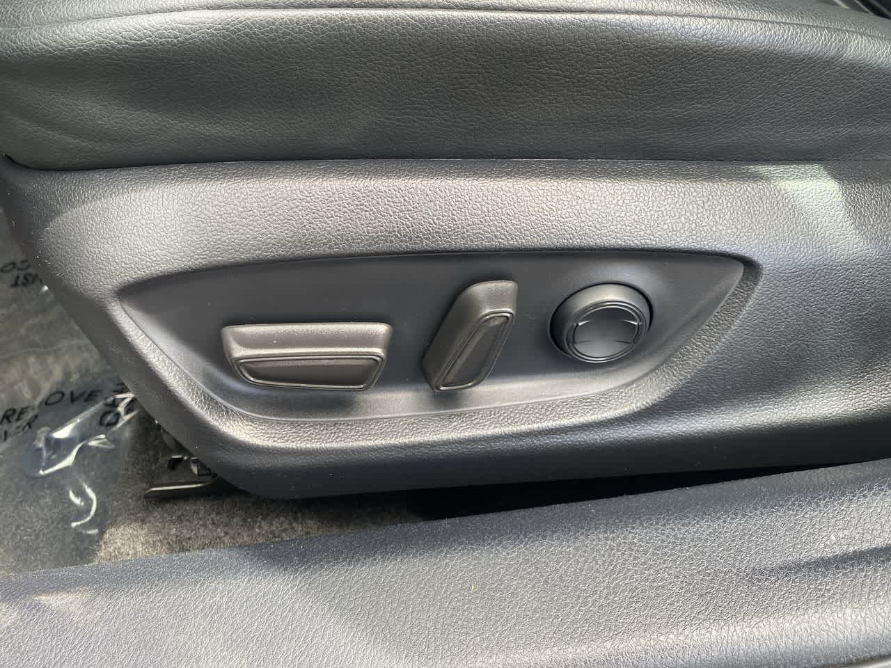 Vehicle image 12 of 24