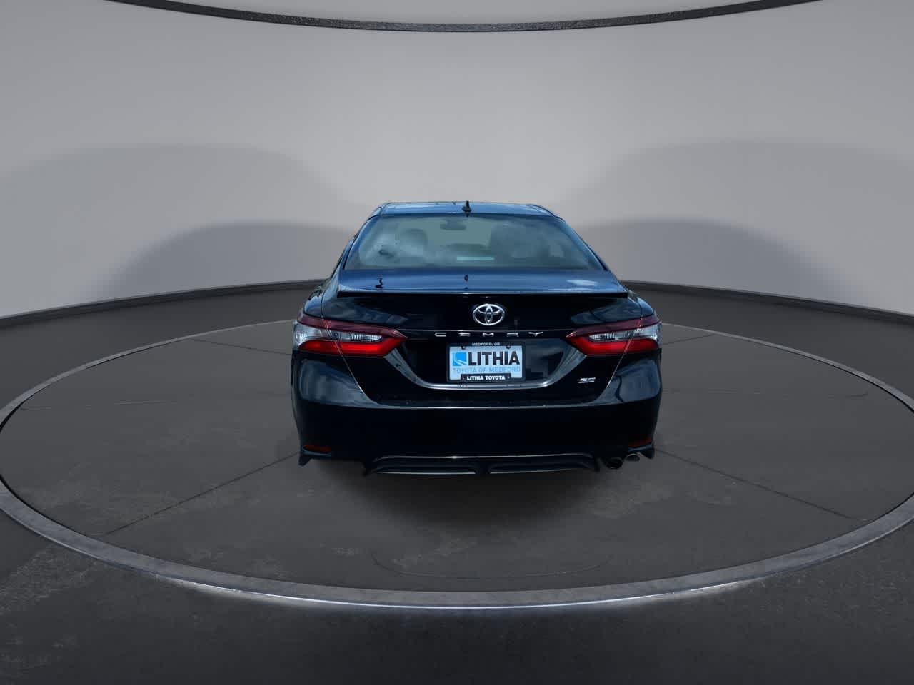 Vehicle image 6 of 24
