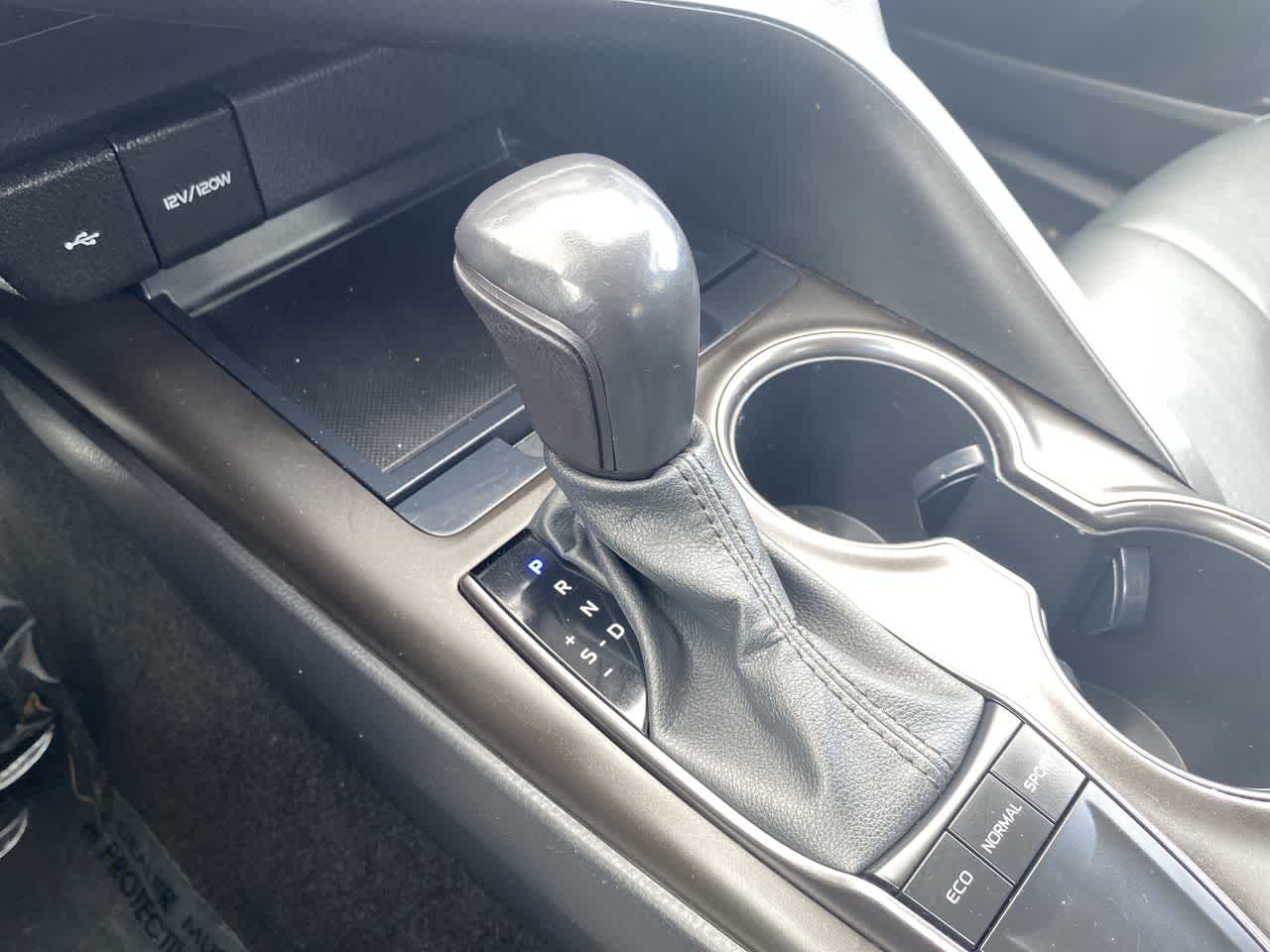 Vehicle image 19 of 24