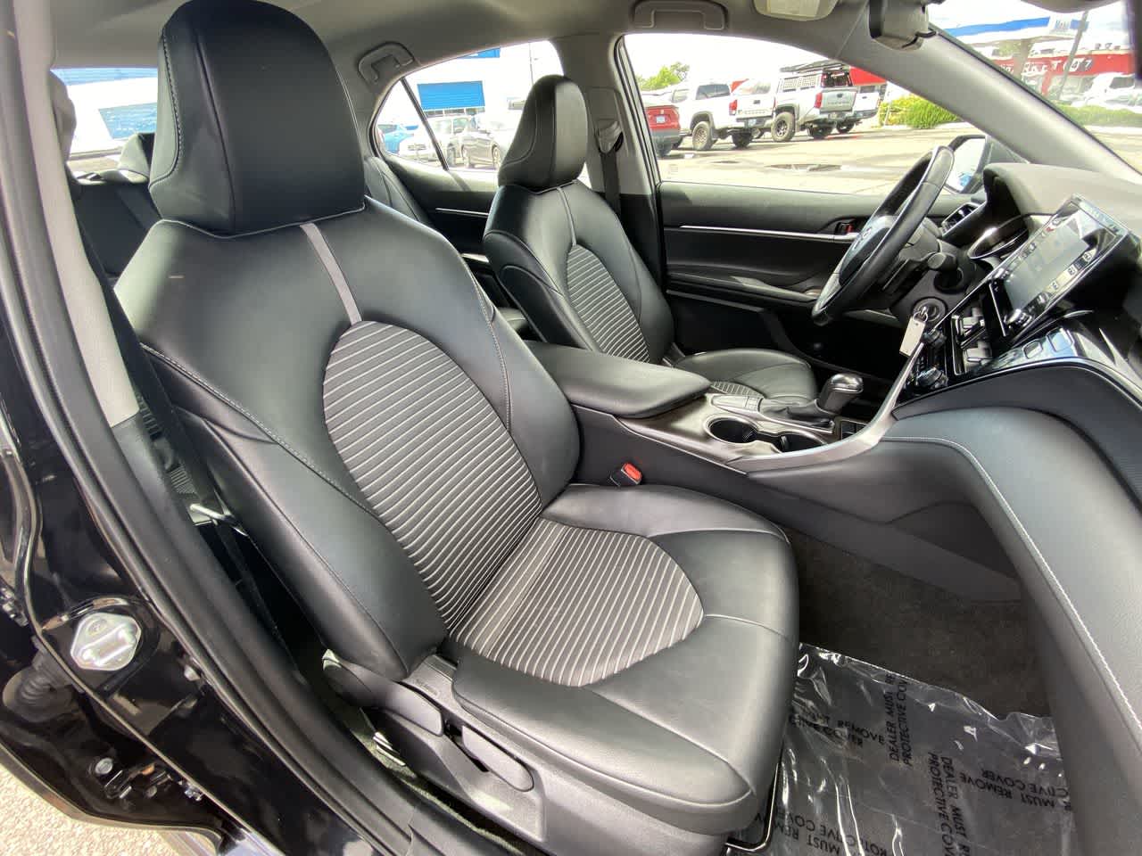 Vehicle image 23 of 24