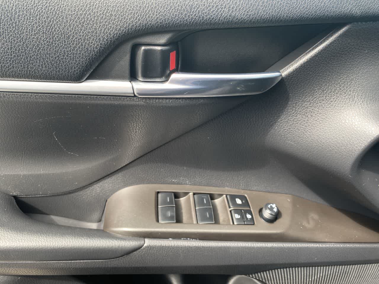 Vehicle image 13 of 24