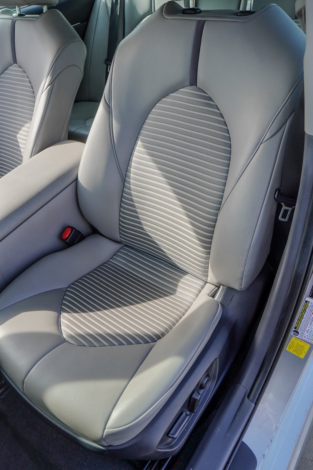 Vehicle image 13 of 23