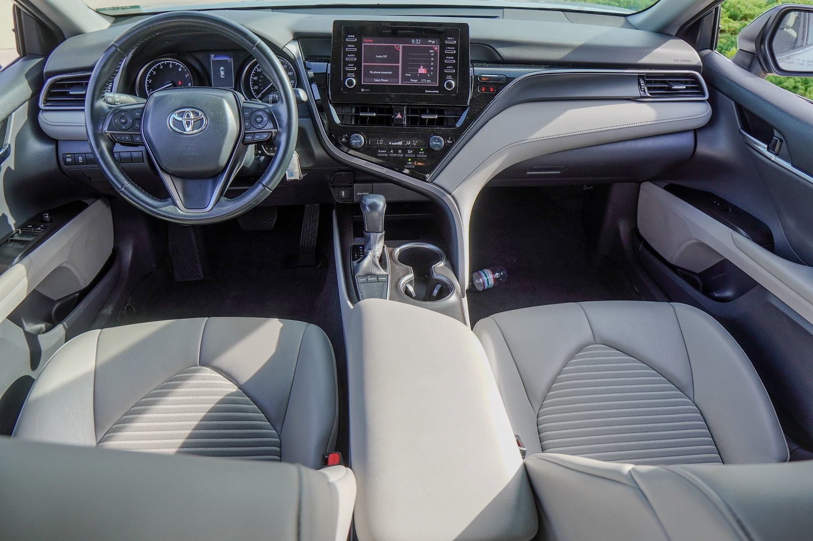 Vehicle image 16 of 23