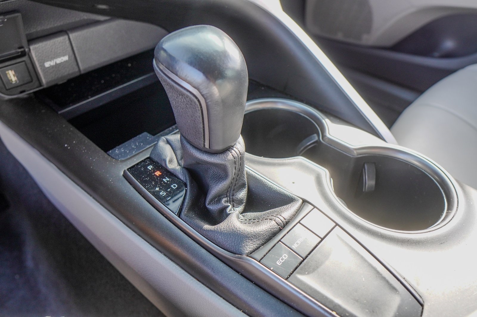 Vehicle image 19 of 23