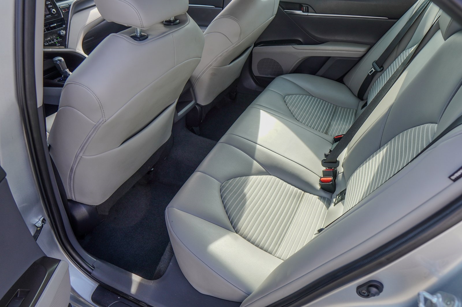 Vehicle image 15 of 23