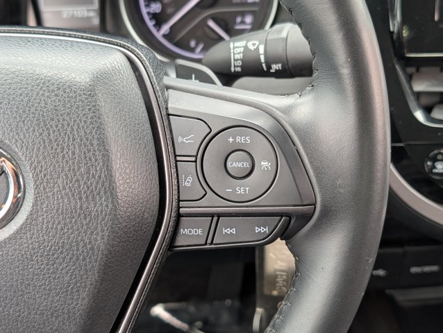 Vehicle image 21 of 26