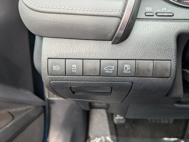 Vehicle image 19 of 26