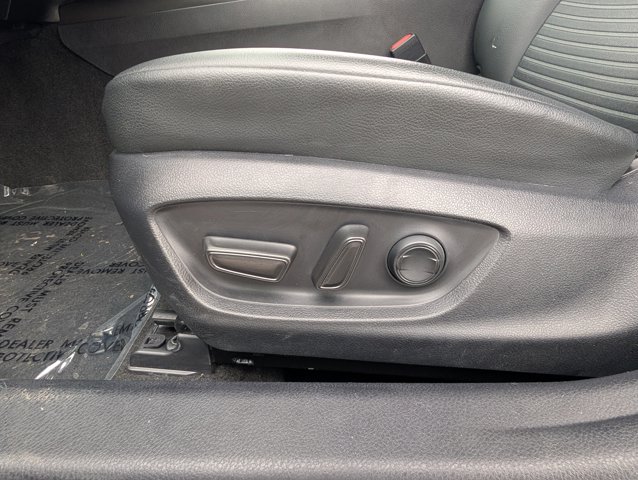 Vehicle image 18 of 26