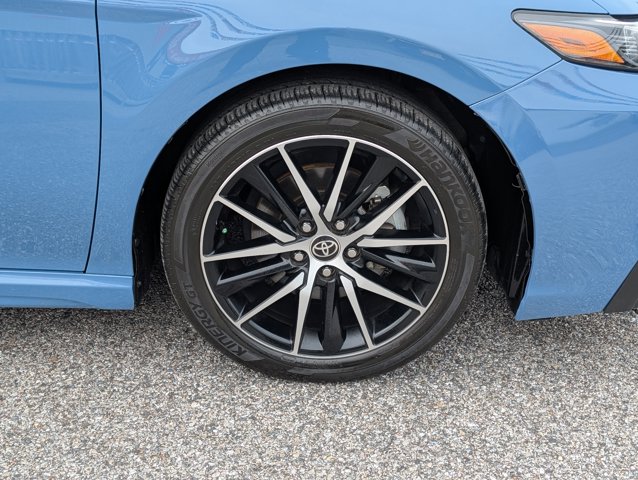 Vehicle image 10 of 26