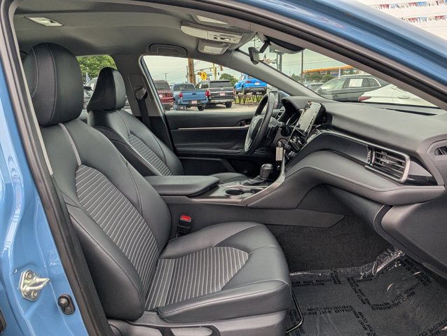 Vehicle image 11 of 26