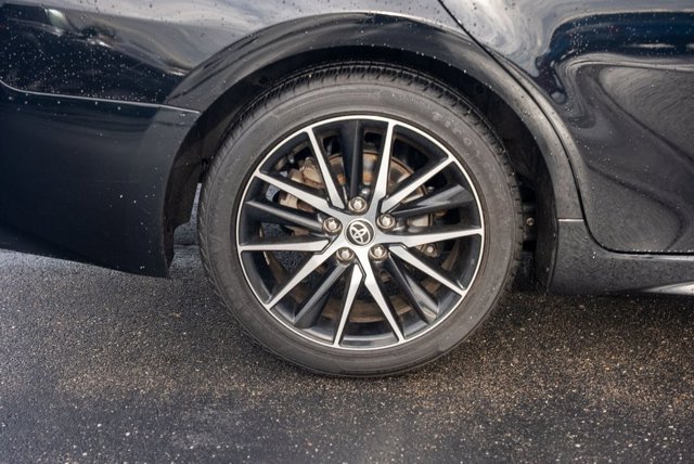Vehicle image 11 of 37