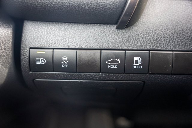 Vehicle image 22 of 37