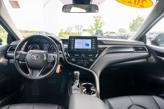 Vehicle image 17 of 37