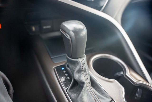 Vehicle image 27 of 37