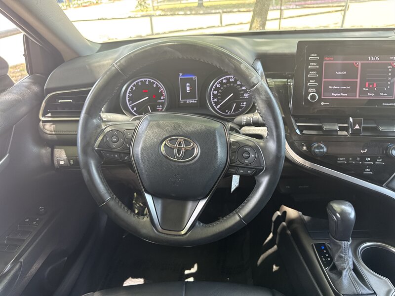 Vehicle image 14 of 28