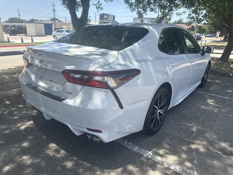 Vehicle image 7 of 28