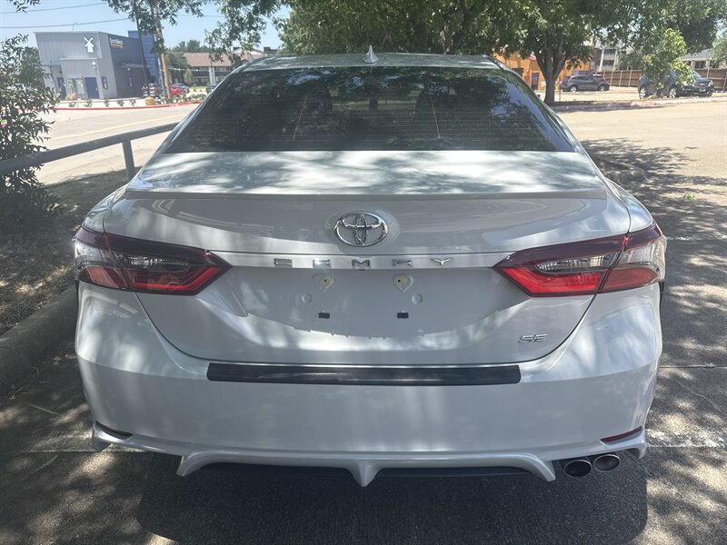 Vehicle image 8 of 28