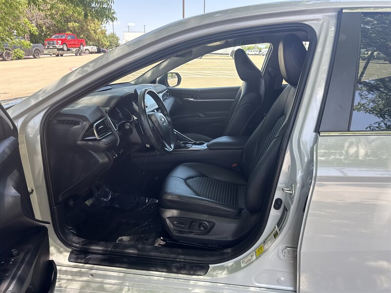 Vehicle image 24 of 28
