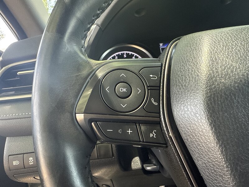 Vehicle image 23 of 28