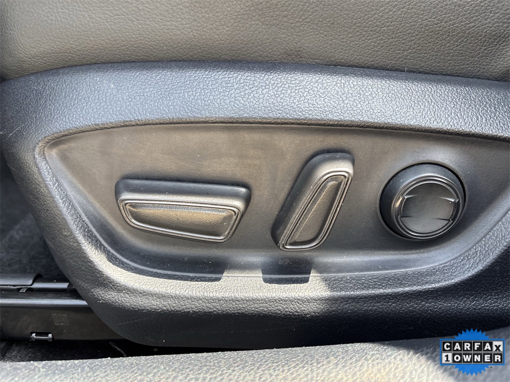 Vehicle image 20 of 25